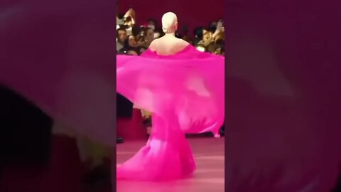 kristenmcmenamy in Valentino Fall/Winter 2022 FashionShow Catwalk