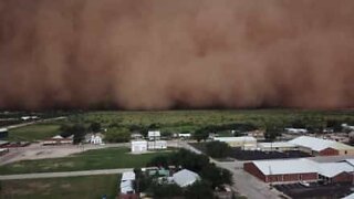 Drone films massive dust storm in Texas