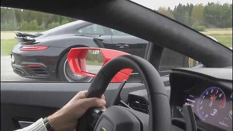 560 HP Porsche 991 Turbo S Mk I + 580 HP Mk II vs 610 HP Lamborghini Huracán Coupè + 580 HP LP580-2