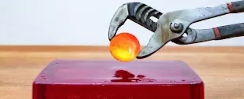 EXPERIMENT Glowing 1000 degree METAL BALL vs JELLY