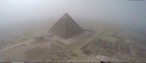 Watch This Teen illegal climp Egypt's Great Pyramid