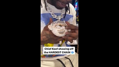 Chief Keef Showing of His NEW CHAIN!