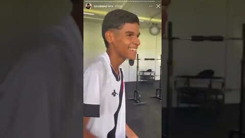 Luva de Pedreiro encontrando os jogadores do Vasco