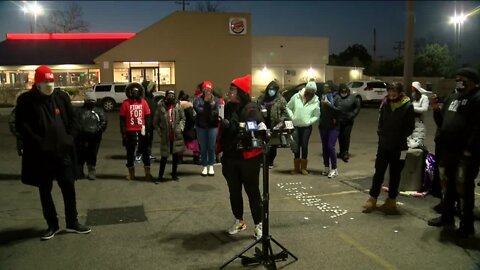 Community rallies for workplace safety after teen fatally shot at Burger King