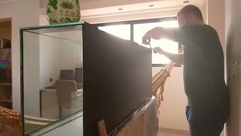 🔴 Instalando Vinil Adesivo no Vidro do Aquário (FÁCIL E SEM ENROLAÇÃO)