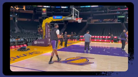 Anthony Davis and Malik monk pre game warm up at Crypto.com arena