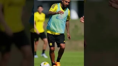 ARTURO VIDAL FOI BATIZADO E FAZ SEU PRIMEIRO TREINO NO FLAMENGO #Shorts