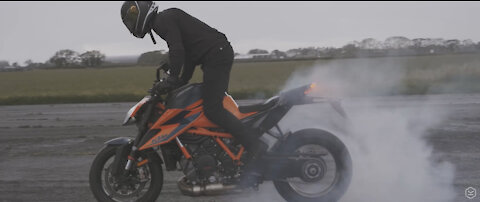 Kawasaki Zh2 vs KTM 1290 Super Duke R