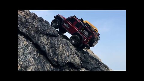 Traxxas TRX4 Defender D110 Rock Crawling