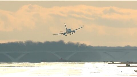 Wild - Plane Landing In 48 MPH Winds