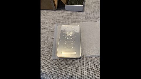 Unboxing 1 kilogram silver bullion from Sunshine Minting