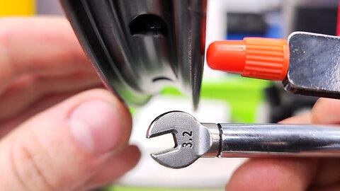 Replacing the nipple of a bicycle wheel spoke, tensioning the spokes, centering, adjustment.