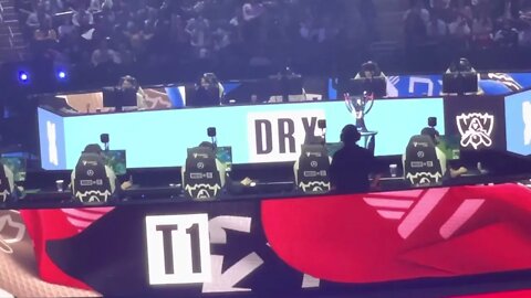 SKT T1 computer screens during worlds 2022