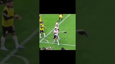 Yuri Alberto comemorando alucinado com a bandeirinha do Corinthians