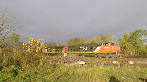 Manifest Train Eastbound On Dundas Sub CN 5653 & CN 2255 Locomotives