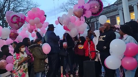 the #kaylagreen Kayla Green Vigil and Balloon Release Infront of Mount Vernon City Hall #mountvernon