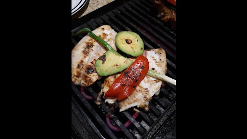 grilled tilapia w/lemon pepper & avacodo