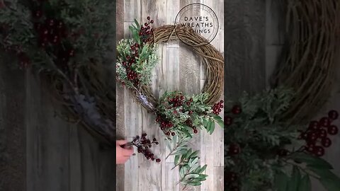 Christmas Grapevine Wreath - Shorts - Christmas DIY