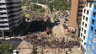 Jovem faz timelapse durante protesto Black Live Matter