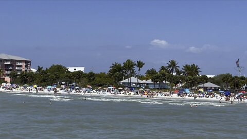 Times Square Fort Myers Beach, FL Spring Break 2022 4K (Full Version)