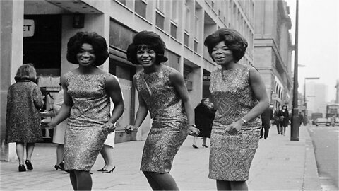 Another Heatwave with Cool Real & Second Life Shuffle Dancers by Martha & The Vandellas!