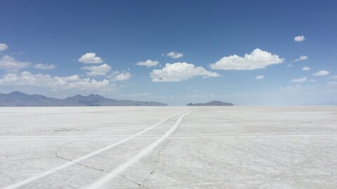 Bonneville Salt flats speed run