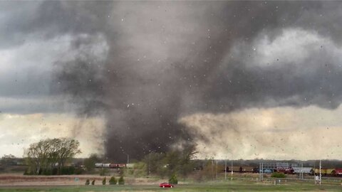 Tornado Terror: Midwest's Battle with Nature