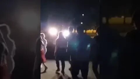 Lettonie : Des citoyens de l'Union Européenne arrêtés dans la rue pour avoir entonné un chant russe!