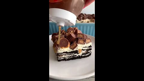 Oreo peanut butter cake