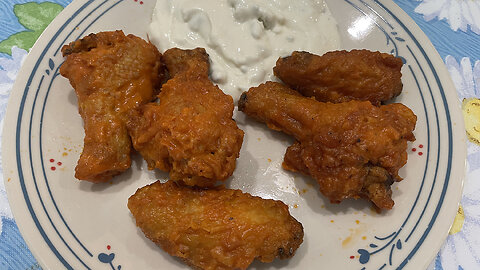 Make Amazing Buffalo Wings at Home