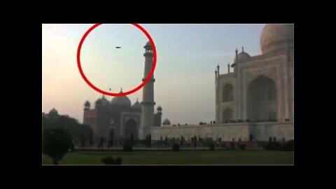 UFO CAUGHT ON TAPE OVER TAJMAHAL INDIA