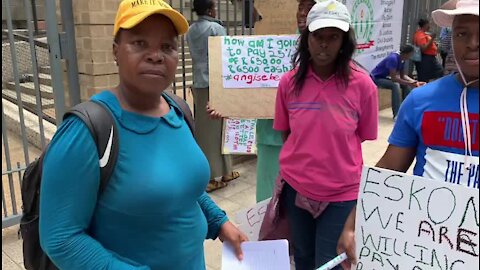 South Africa - Johannesburg - Residents from Nomzamo Protest outside the Johannesburg High Court for Electricity (fJF)