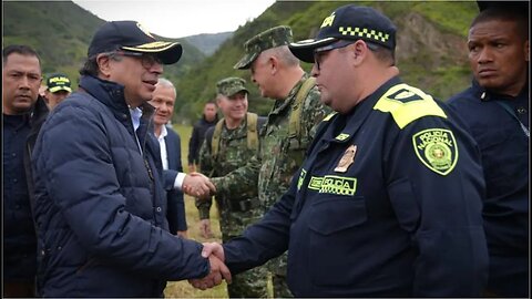 🛑🎥Presidente Gustavo Petro sobrevuela Quetame y sostendrá reunión en el Puesto de Mando Unificado👇👇