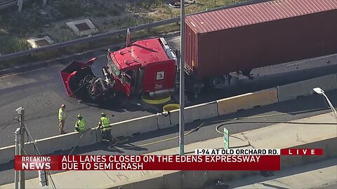 Crash along Edens Expressway causes significant backups during rush hour