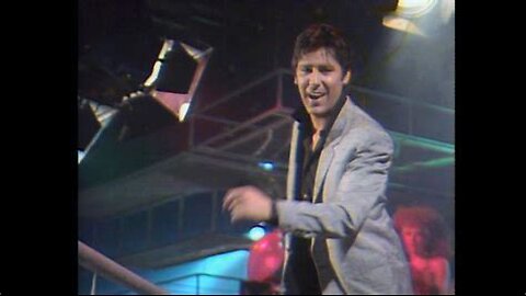 Shakin' Stevens - Oh Julie (Live from Top of the Pops' Christmas Party, 1982)