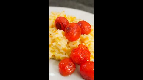 HOW TO MAKE AN EASY AND ELEGANT DINNER OF RISOTO WITH ORANGE JUICE #shorts #vilmakitchen