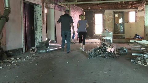 Fund raising is taking place to have asbestos removed from a women and children's shelter in Jamestown