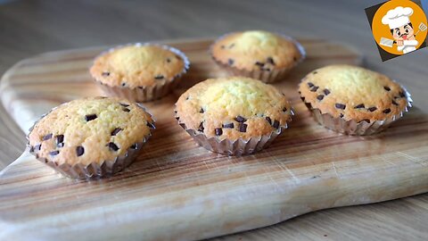 Fluffy and Soft Chocolate Chip Madeleine Recipe/Mini Cake