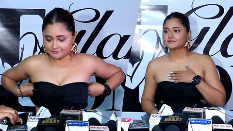 Hot Rashami Desai Flaunnts Her Huge Cleavage In Off shoulder Outfit At Awards Show