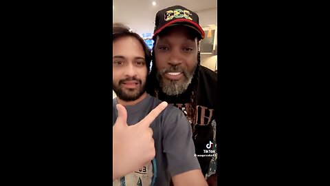 Waqar Zaka Meets Chris Gayle