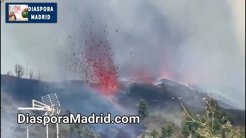 Vulcanul Cumbre Vieja erupe în La Palma, Canarias.