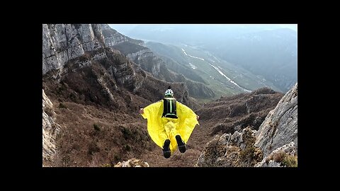 Highline | Wingsuit Flight | Italy