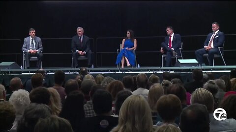 GOP candidates for governor take center stage in Pontiac