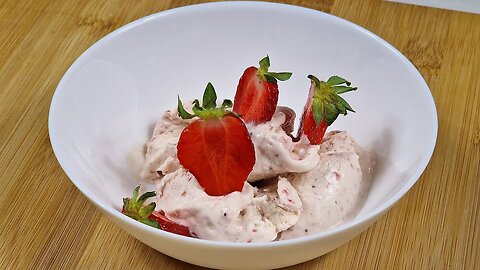 Easy Homemade Ice Cream Recipe (No Ice Cream Machine)