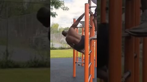 INCREDIBLE CALISTHENICS TRAINING 🤯 #shorts