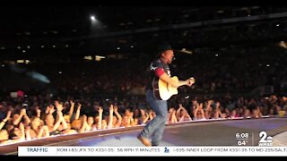 Garth Brooks reassessing stadium tour