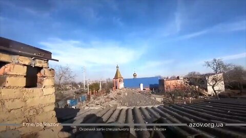 AZOV COMBATANT STRIKING A RUSSIAN AFV IN MARIUPOL CITY!