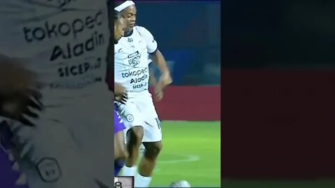 welcome to Indonesia || RONALDINHO #ronaldinho #short #videoshorts #raffiahmad