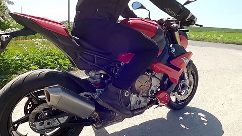 This is how the 2022 BMW S1000R Sport Sounds