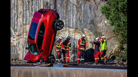 "SUV Off-Road Madness: Epic Fails and Chaos! 🚙